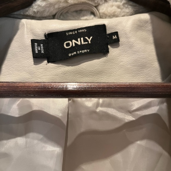 European brand ONLY beige jacket in a size M - Picture 5 of 7